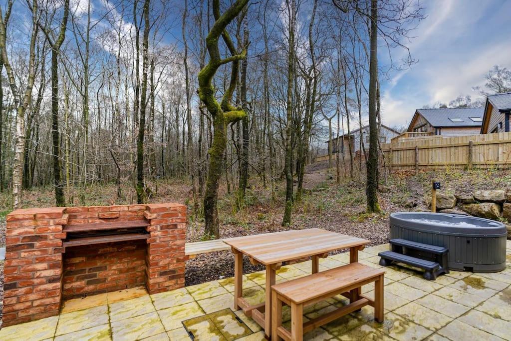 Padley; Woodland Lodge With Hot Tub For 2-4 In The Staffordshire Moorlands Oakamoor Εξωτερικό φωτογραφία